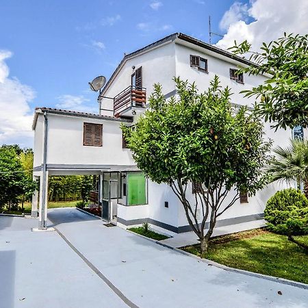 Apartmani Andrea Pula Exteriör bild