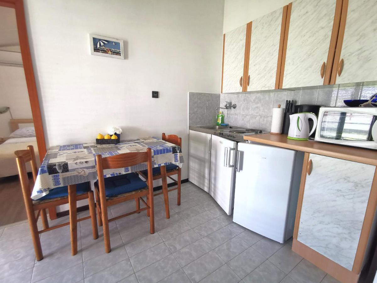 Apartmani Andrea Pula Exteriör bild