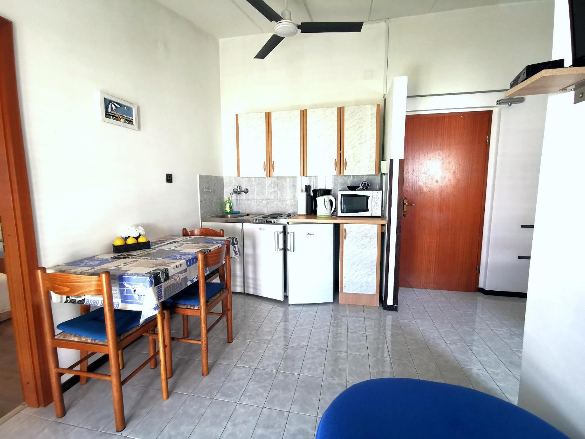 Apartmani Andrea Pula Rum bild