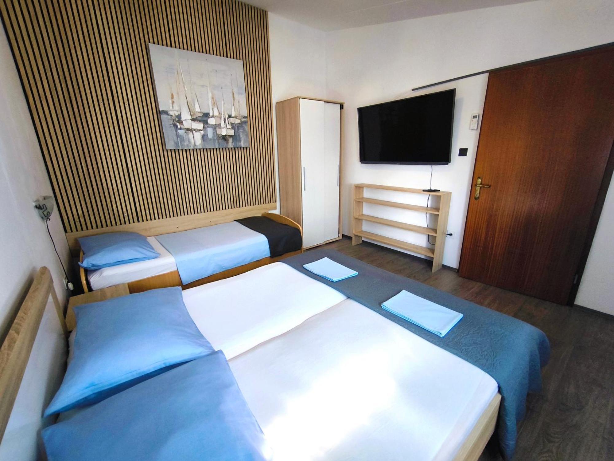 Apartmani Andrea Pula Rum bild
