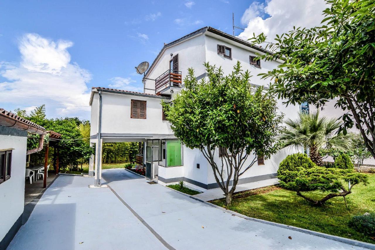 Apartmani Andrea Pula Exteriör bild