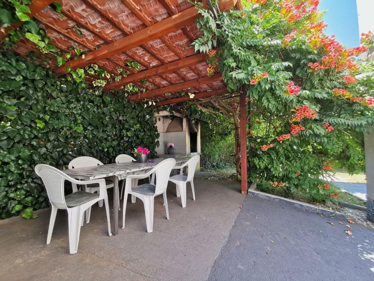 Apartmani Andrea Pula Exteriör bild