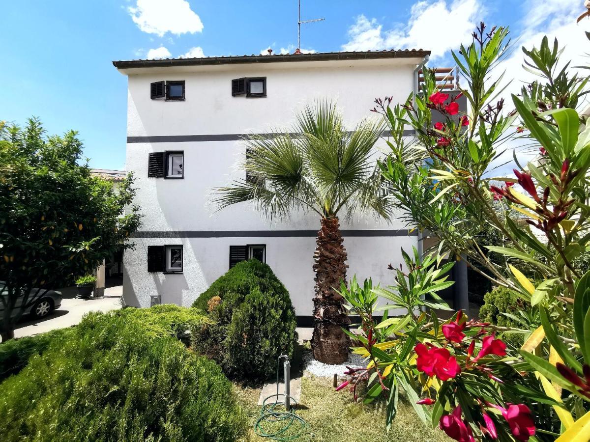 Apartmani Andrea Pula Exteriör bild